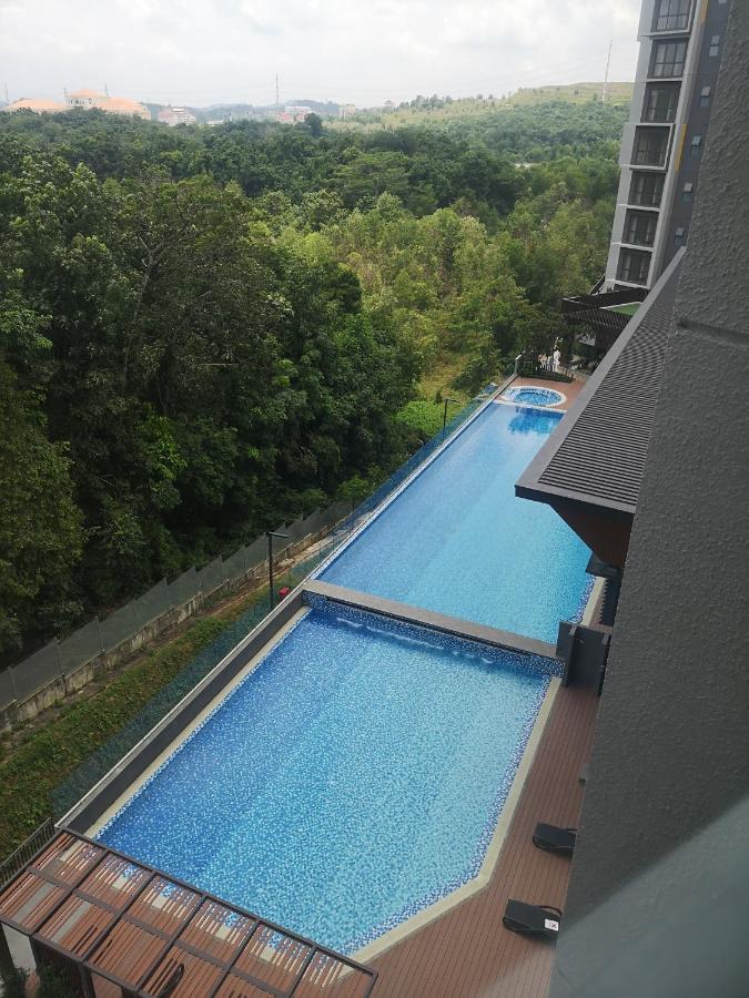 Stayje Putrajaya, 5 Minutes To Ioi City Mall, Wifi , Netflix, Free Parking Bagian luar foto