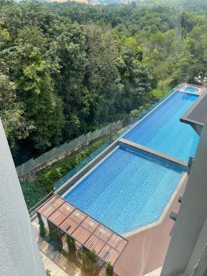 Stayje Putrajaya, 5 Minutes To Ioi City Mall, Wifi , Netflix, Free Parking Bagian luar foto